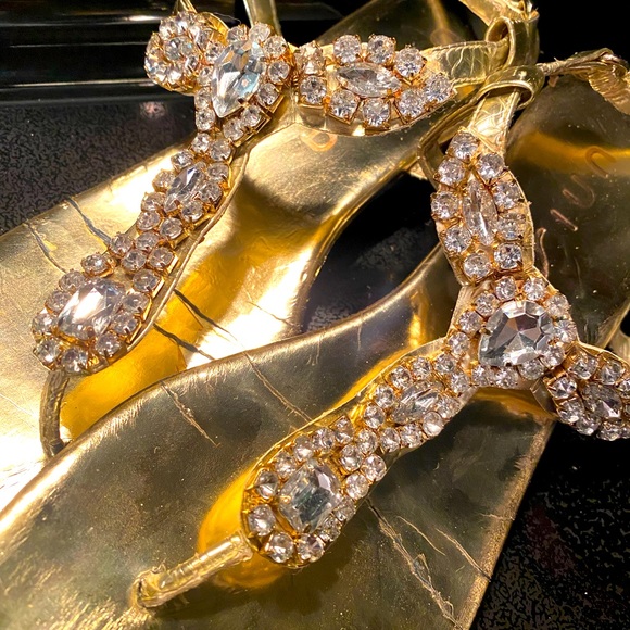 UNISA 'Liese' Gold T-Strap Thong Sandals with Jewels and Rhinestones SZ 6.5 - Picture 2 of 10